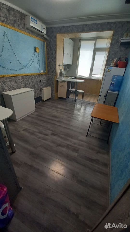 3-к. квартира, 42 м², 3/6 эт.