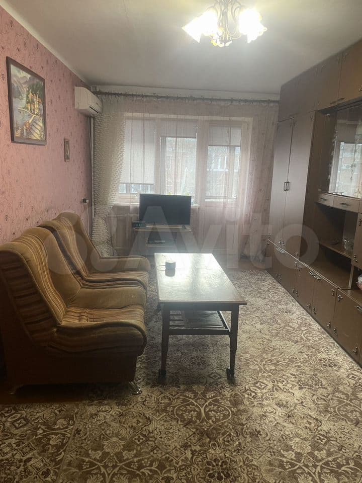 3-к. квартира, 60 м², 3/5 эт.