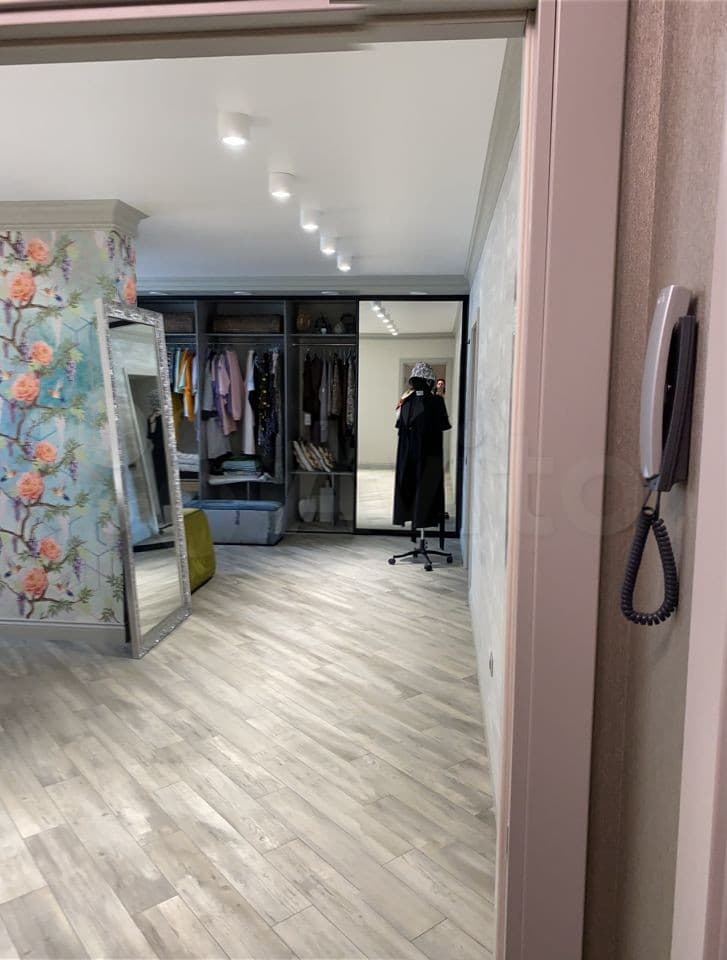 2-к. квартира, 70 м², 2/25 эт.