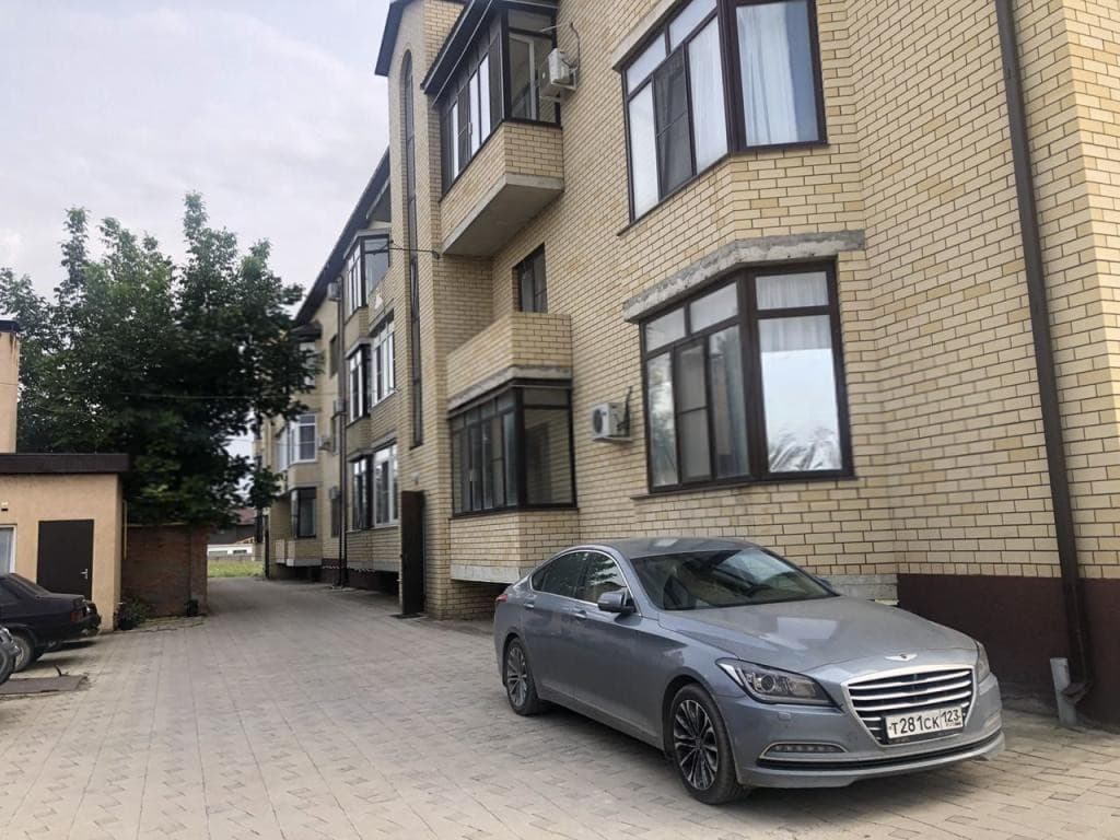 3-к. квартира, 81,2 м², 1/3 эт.