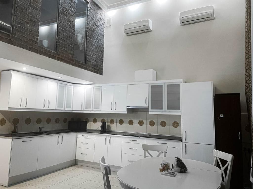 1-к. квартира, 50 м², 1/11 эт.