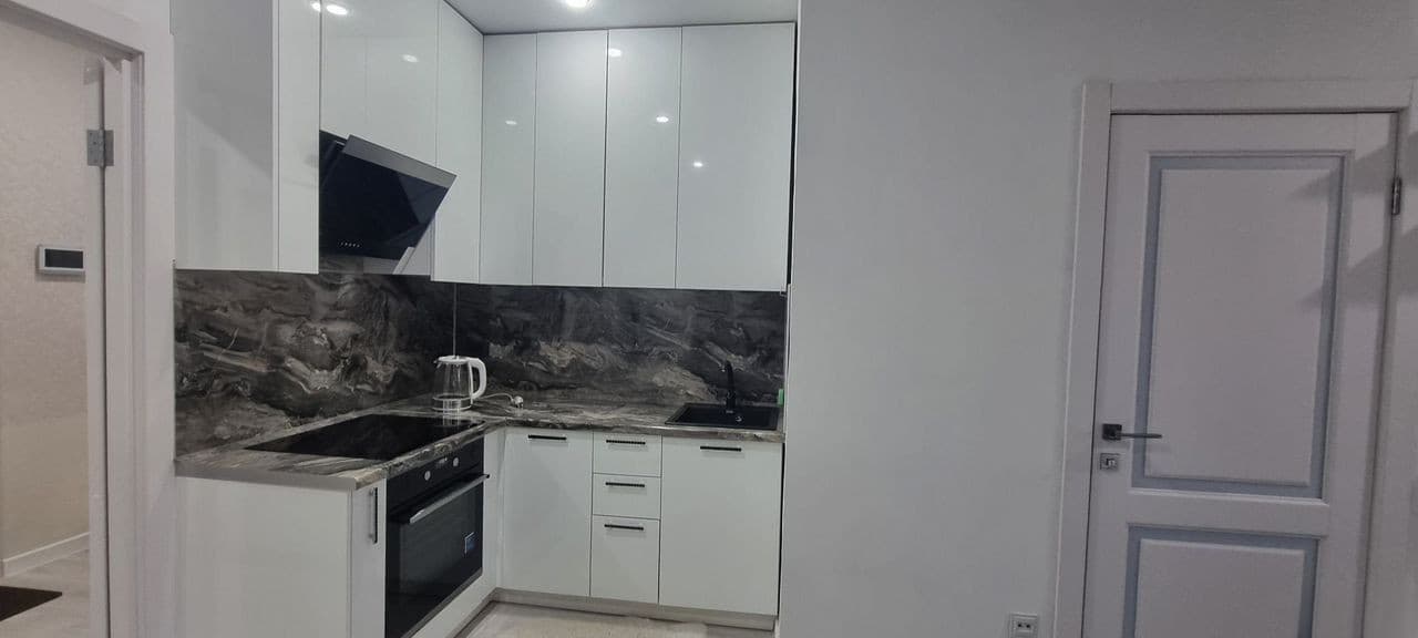 2-к. квартира, 37.7 м², 17/19 эт.