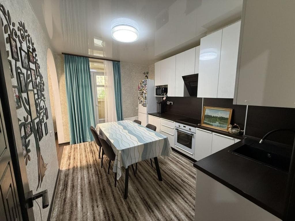 2-к. квартира, 75 м², 1/16 эт.