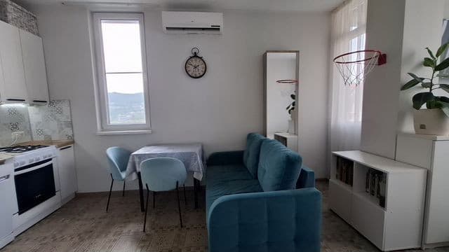 2-к. квартира, 35 м², 6/6 эт.