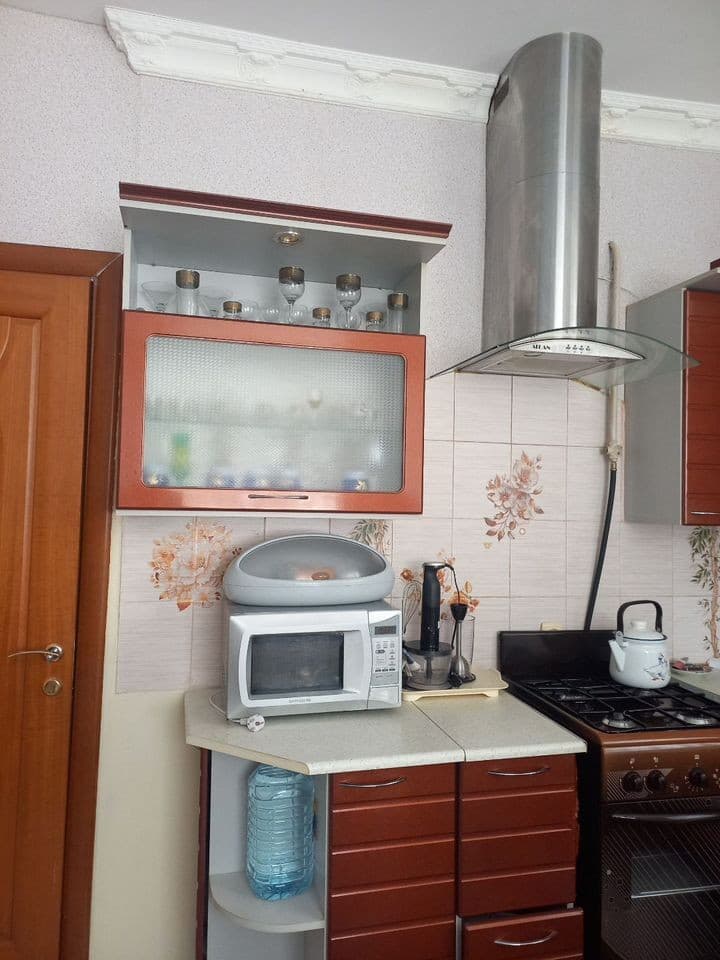 2-к. квартира, 46 м², 1/3 эт.