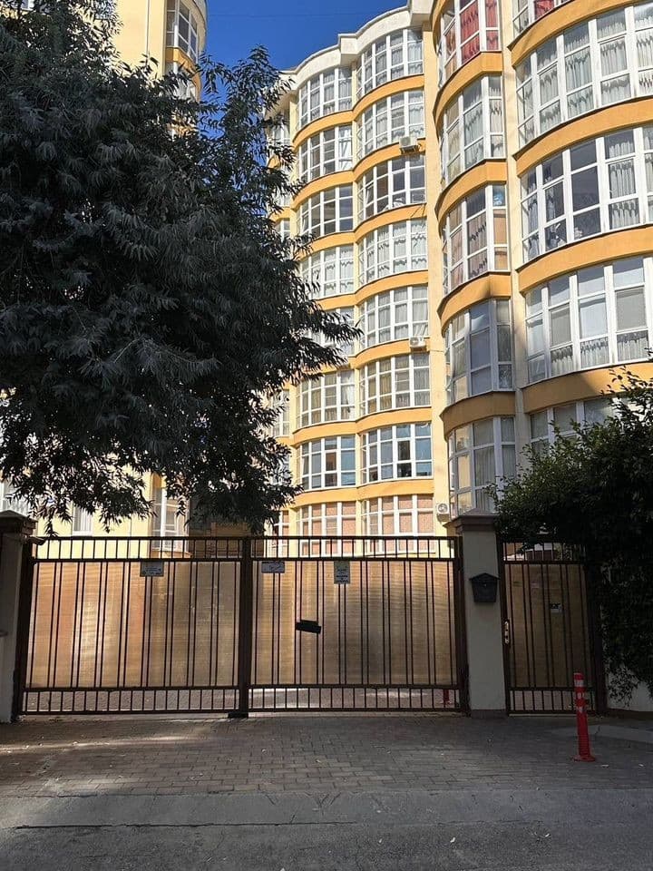 2-к. квартира, 62 м², 5/14 эт.