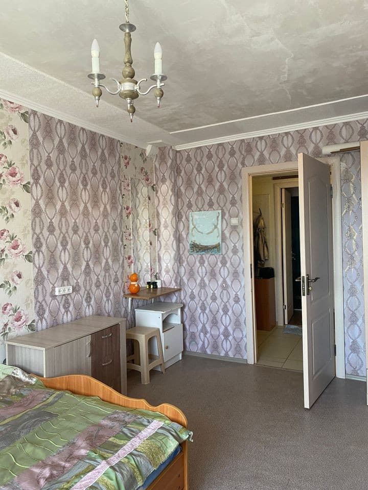2-к. квартира, 42 м², 3/5 эт.