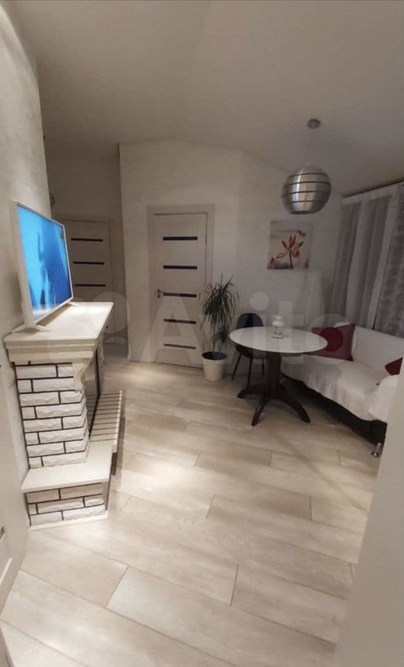 2-к. квартира, 39 м², 8/8 эт.