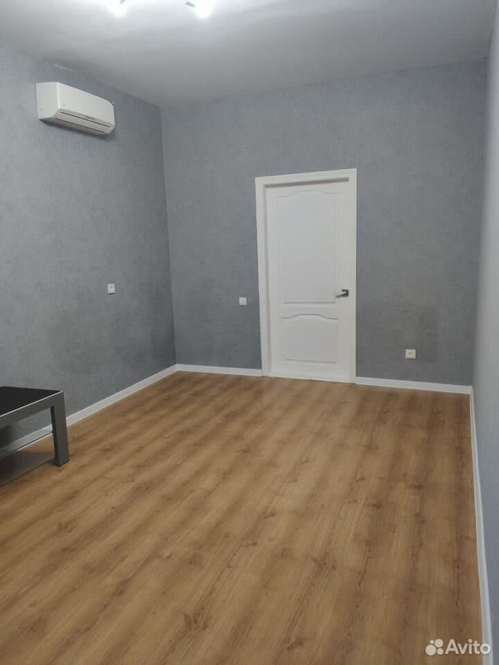 2-к. квартира, 43 м², 3/3 эт.