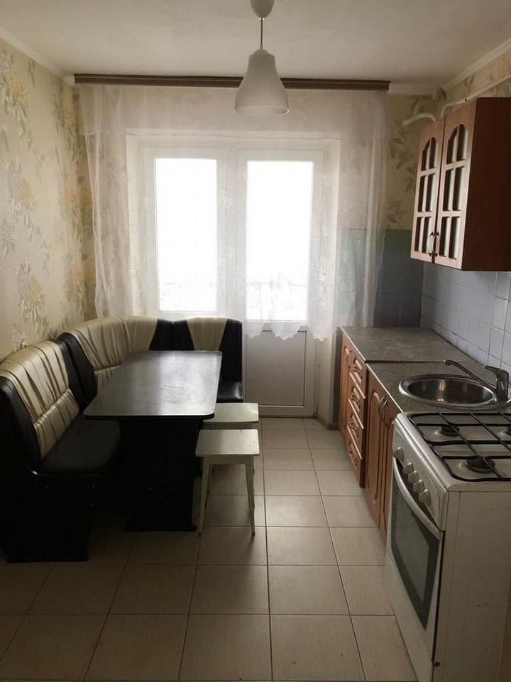 2-к. квартира, 56 м², 1/2 эт.