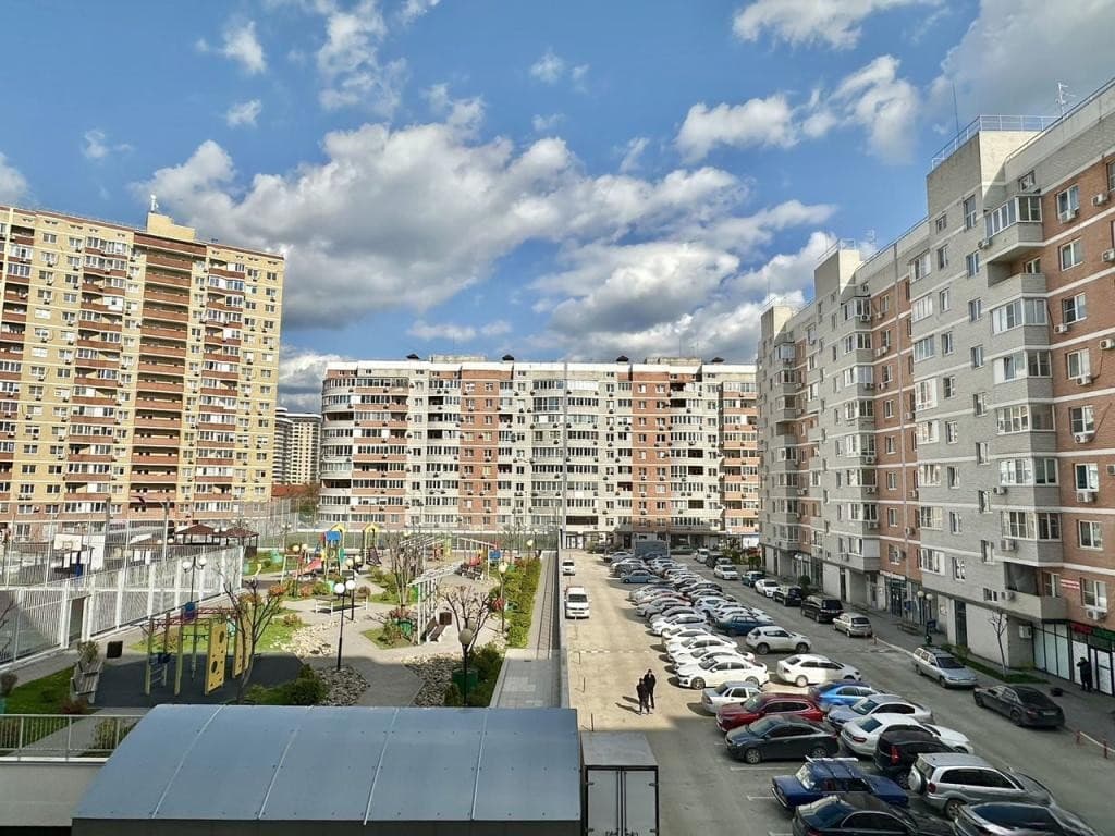 3-к. квартира, 100 м², 4/10 эт.