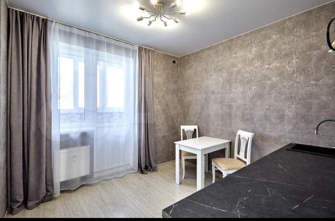 1-к. квартира, 38 м², 15/18 эт.
