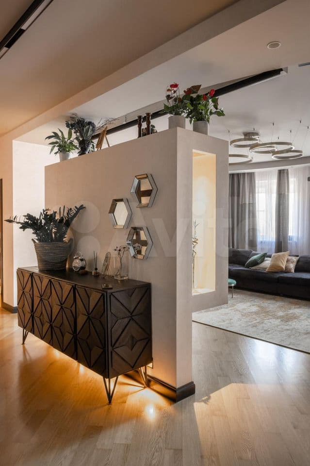 3-к. квартира, 120 м², 3/16 эт.