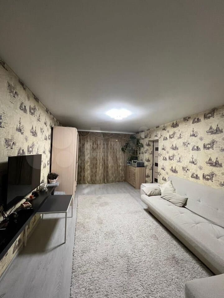 4-к. квартира, 75 м², 1/9 эт.
