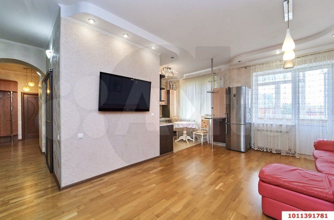 3-к. квартира, 95.6 м², 3/6 эт.