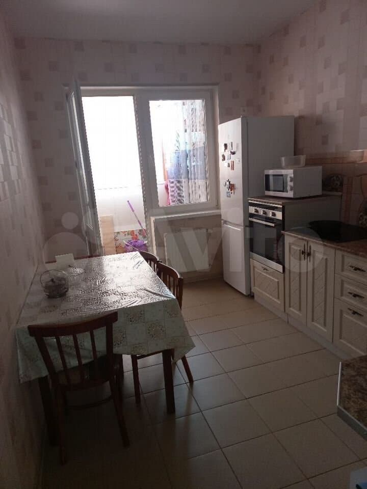 2-к. квартира, 61 м², 8/18 эт.