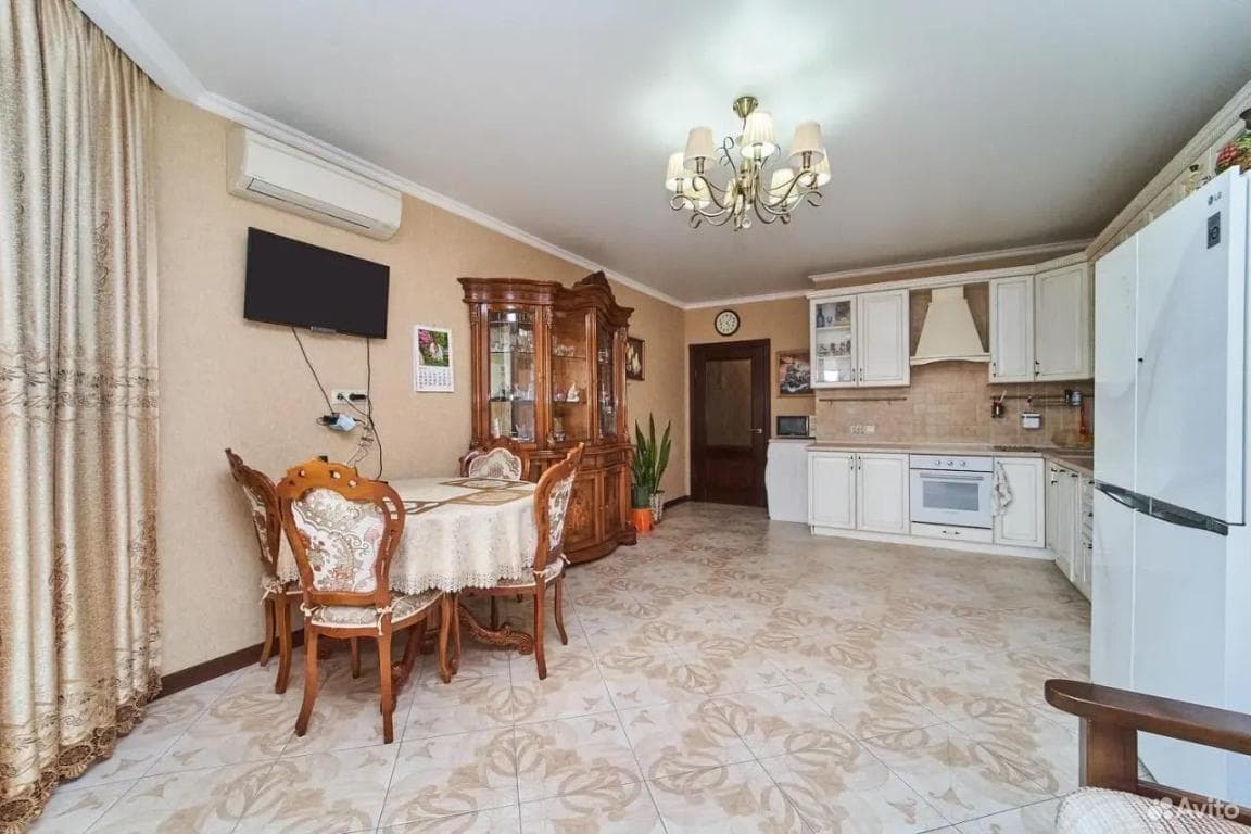 2-к. квартира, 96 м², 9/17 эт.