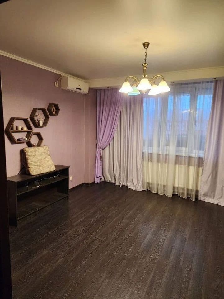 2-к. квартира, 80 м², 2/17 эт.