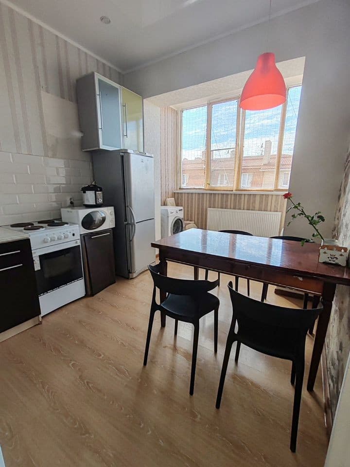 2-к. квартира, 50 м², 6/6 эт.