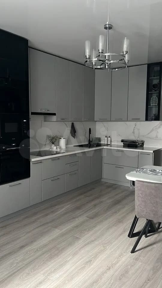 2-к. квартира, 80 м², 8/19 эт.