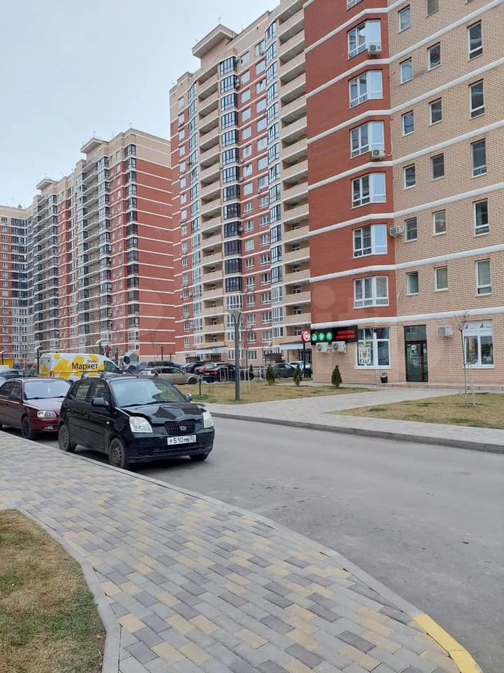 2-к. квартира, 58 м², 2/18 эт.