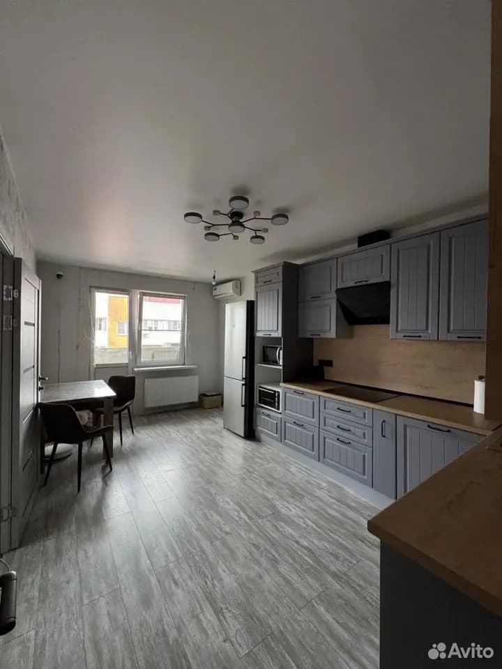 2-к. квартира, 63 м², 8/8 эт.